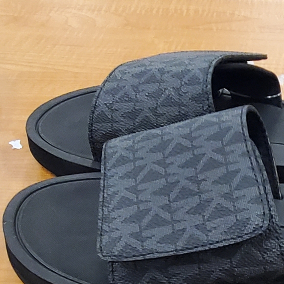 MICHAEL KORS SLIDERS - Picture 6 of 6